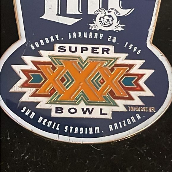 Vintage 1996 Super Bowl XXX Miller Light lapel/hat/tie pin in mint condition - Picture 6 of 13